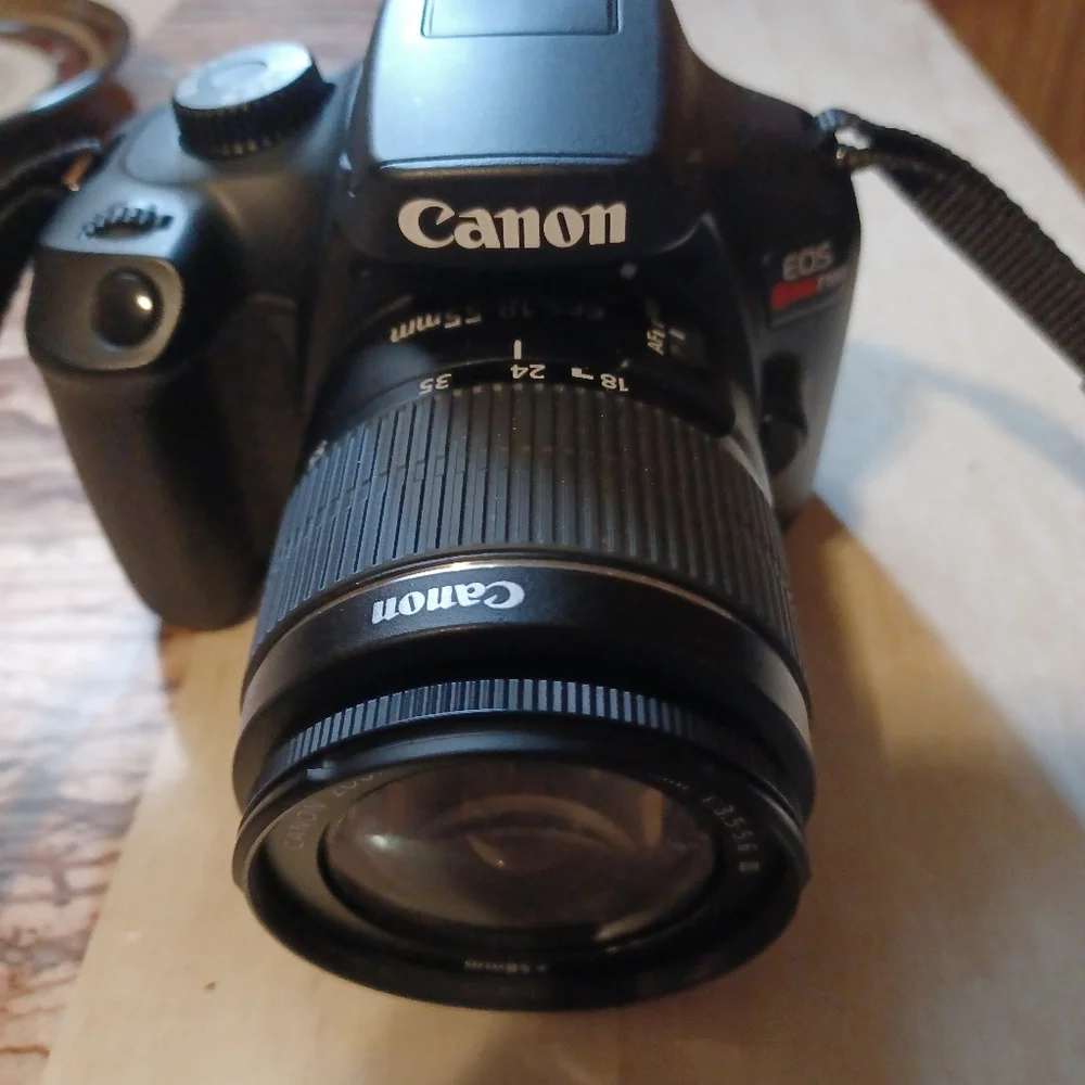 Canon EOS Rebel T100